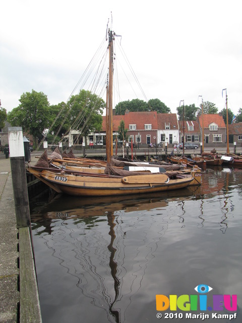 SX14957 Classic Dutch sailboats 'botters' in Elburg harbour